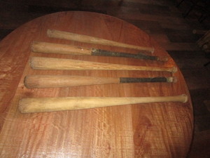lot 91 image: Vintage Baseball Bats