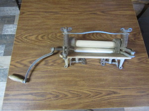 lot 196 image: Wash Machine Wringer