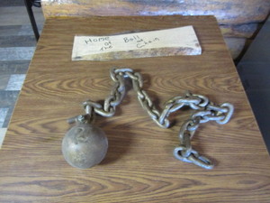 lot 200 image: Ball & Chain