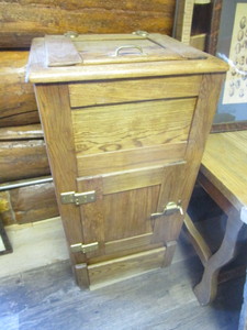 lot 258 image: Ice Chest 15x19x36