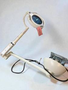 lot 94 image: Derungs Medical Lighting Minor Surgical Luminaire - Versatile Mobile Mounting, Balanced Arm System Provides High Positional Stability, Low Heat Emissions - Great Condition