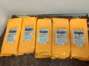 lot 4 image: Gojo Fast Towels