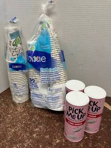 lot 77 image: Dixie PerfecTouch Cups and Sugar