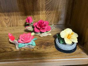 lot 224 image: Set of 3 Italy Porcelain Floral Figurines - 2 with Napoleon Tags