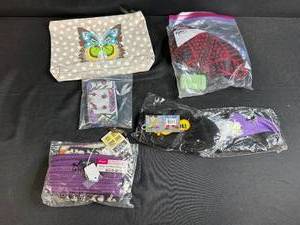 lot 58 image: Collection of Cosmetic Bags, Pouches, and Assorted Accessories
