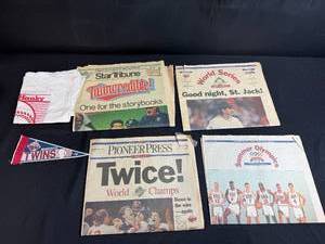 lot 76 image: Minnesota Twins 1991 World Series Memorabilia Lot with Newspapers, Mini Pennant, and Homer Hanky