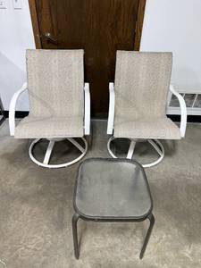 lot 155 image: Patio Set with 2 Swivel Chairs and Glass-Top Side Table