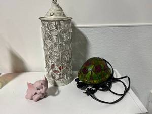 lot 168 image: VTG Stained Glass Turtle Lamp, Kalico Pink Elephant, Metal Butterfly Lantern