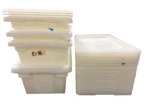 lot 111 image: Storage containers with lids