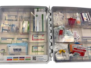 lot 138 image: ECO labs 1st aid kit