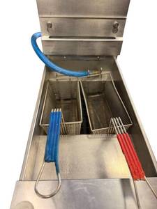 lot 166 image: Pitco 45C Commercial Gas Floor Fryer