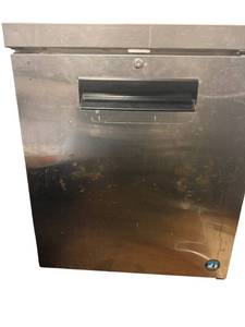 lot 178 image: Hoshizaki CRMR27-01 27 Single Section Undercounter Refrigerator
