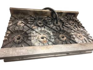 lot 185 image: Vulcan 36 Commercial Gas Countertop hot plate