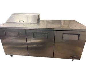 lot 186 image: True TSSU-72-08 72 Three Door SandwichSalad Prep Table