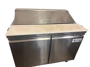 lot 191 image: Avantco SS-PT-48-HC 48 2 Door Refrigerated Sandwich Prep Table