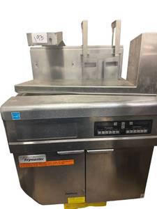 lot 193 image: Frymaster FilterPro FMPH155-2BLCSC 2-Battery High Efficiency Natural Gas Floor Fryer