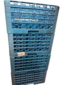 lot 210 image: 16 cup crates