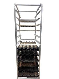 lot 501 image: Speed rack with Bun pans