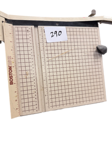 lot 290 image: Paper Cutter