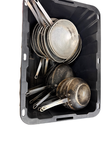 lot 315 image: box of assorted fry pans