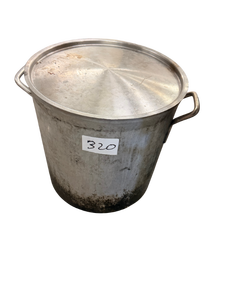 lot 320 image: Large Stock Pot with Lid