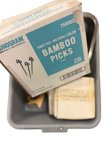 lot 332 image: Assorted Kitchen Items