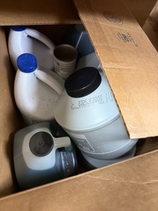 lot 413 image: Misc Cleaning Supply