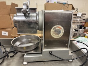lot 237 image: Omre Monza Professional Electric Cheese & Bread Grater