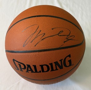 MICHAEL JORDAN AUTOGRAPHED Basketball with PSA / DNA Letter of Authenticity - Spalding Official NBA Ball and Case