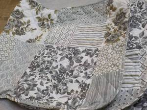 lot 17 image: Reversible Recliner Furniture Prote...