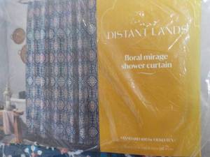 lot 30 image: Distant Lands Florage Mirage Shower...