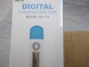 lot 73 image: Box of 30 Digital Thermometers...