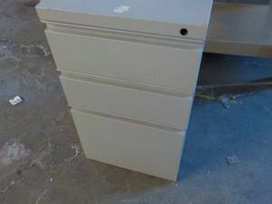 lot 103 image: Metal File 3 Drawer Cabinet 15 x 18...