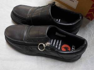 lot 113 image: Billy Black Lace less Oxford size M...