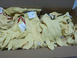 lot 129 image: 35 or more pair Cotton Work Gloves ...