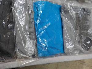 lot 143 image: 4 Hydra Flask T-shirts size small...