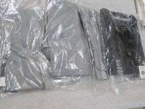 lot 147 image: 4 Hydra Flask T-shirts size L...