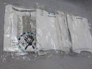 lot 148 image: 4 Hydra Flask T-shirts size Xlarge...