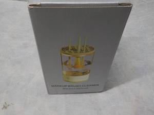 lot 179 image: Make Up Brush Cleaner...