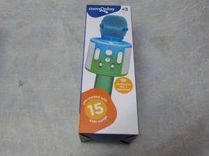 lot 182 image: Move 2 Play Wireless Mic Speaker...