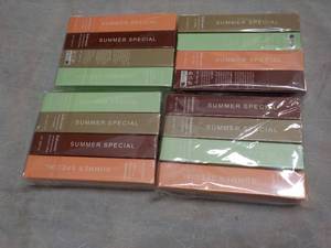 lot 187 image: 16 Summer Special Lip Balm...