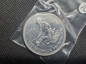 lot 70 image: 1984 BU 1 Oz. Silver Engelhard Prospector