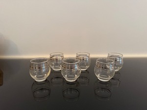 lot 44 image: Vintage Mid Century Modern Glass with Gold Bands Footed Snifters (Set of 6)