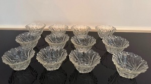 lot 55 image: Stunning Glass Ice Cream Dishes (Qty 12)