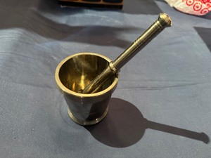 lot 28 image: Vintage Spice Grinder