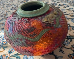 lot 23 image: World Champion Bruce Odell Pottery (Raku Firing Technique)