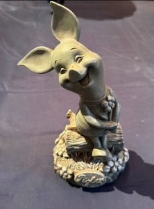 lot 74 image: Disney Piglet Winnie the Pooh White Swan Garden Statue 8 12 Tall