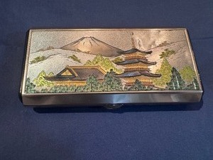 lot 78 image: Vintage Japanese Musical Jewelry Box (6 x 3 x 1)