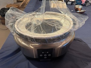 lot 98 image: Crockpot (Gently Used)