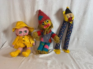 lot 105 image: Vintage Handmade Dolls